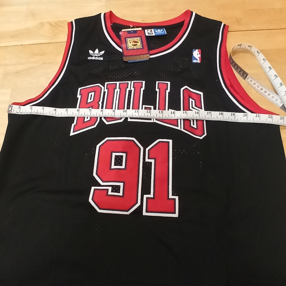 NWT Adidas Dennis Rodman Chicago Bulls Hardwood Classics Swingma XL - Picture 11 of 15